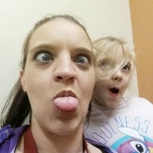 Meet your Posher, Leona